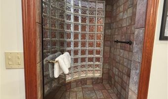 385 Cochran Rd, Aurora, OH 44202