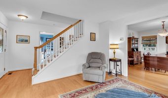 704 SEVERN Ave, Annapolis, MD 21403