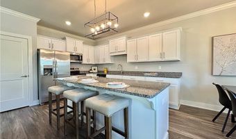 915 NE Heights Ln, Bentonville, AR 72712
