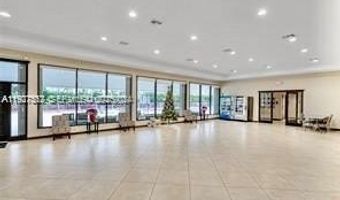 3401 N Country Club Dr 206, Aventura, FL 33180