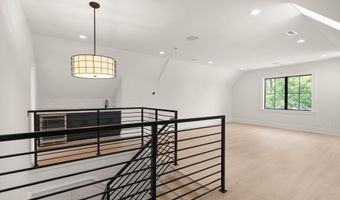 112 N HIGHLAND St, Arlington, VA 22201