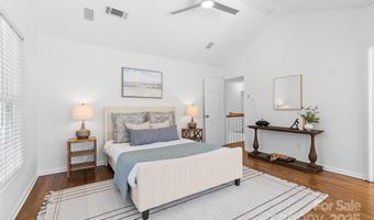 2016 Sablewood Dr, Charlotte, NC 28205