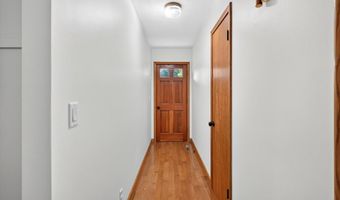 1635 Oak Dr, Aurora, MO 65605