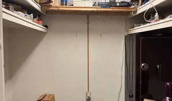 735 Park Dr, Alton, IL 62002