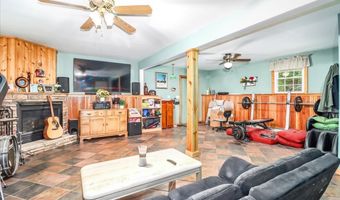 21 Chimney Dr, Bethel, CT 06801