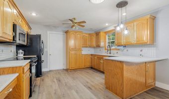 1019 Daniels St, Aurora, MO 65605