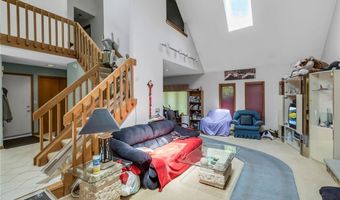 113 Meadow Spring Ln, Amherst, NY 14051