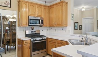26 Fountain View Dr, Barnegat, NJ 08005