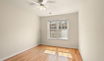 1321 N ADAMS Ct 201, Arlington, VA 22201