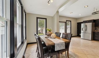 1325 N ONEIDA St, Appleton, WI 54911