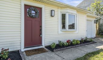 8 Mizzen Dr, Barnegat, NJ 08005
