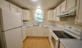 37 Cortland Cir, Bangor, ME 04401