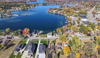2076 S Long Lake Rd, Fenton, MI 48430