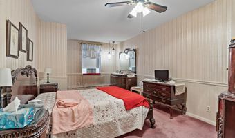 2447 S 5TH St, Philadelphia, PA 19148