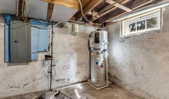 31 Wiley St, Bangor, ME 04401