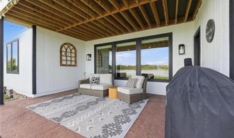 4261 Lakeshore Dr, Basehor, KS 66007