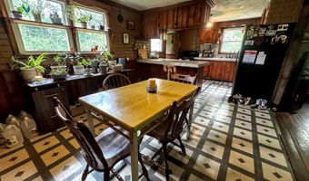 118 Foster Dr, Bennington, VT 05201