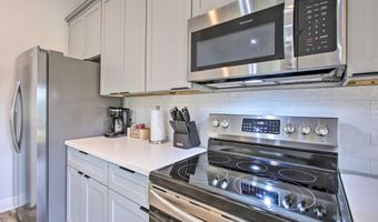 4082 Cardinal St, Bay St. Louis, MS 39520