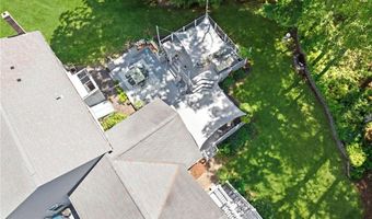 34 Crestwood Ln, Charlestown, RI 02813