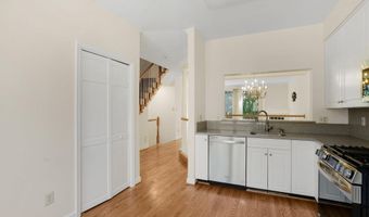 1975 N ADAMS St, Arlington, VA 22201