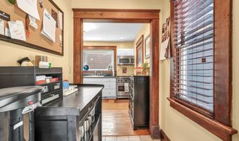 497 Maple Ave, Cheshire, CT 06410