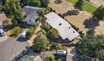 738 Fairway Ct, Ashland, OR 97520
