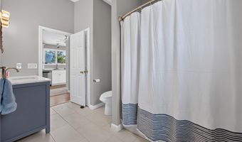 8 SOUTHWEST Rd, Narragansett, RI 02882