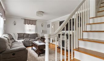 162 Thatcher St, East Providence, RI 02916