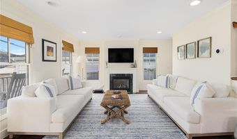 44 Tuckerman Ave, Middletown, RI 02842