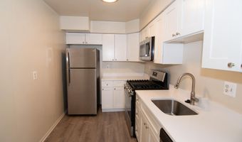 750 S DICKERSON St 414, Arlington, VA 22204
