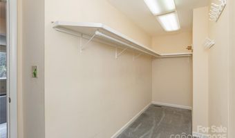 530 Crowfields Ln, Asheville, NC 28803