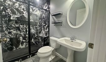 50 Lawrence Ave 50, Danbury, CT 06810