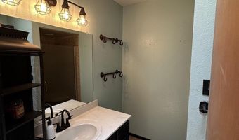 1905 Villa Dr, Artesia, NM 88210