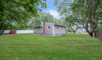9 Holt St, Amityville, NY 11701