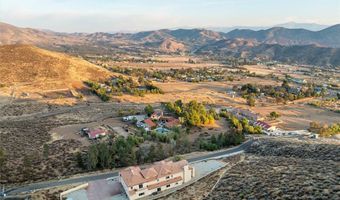9455 Hierba Rd, Agua Dulce, CA 91390