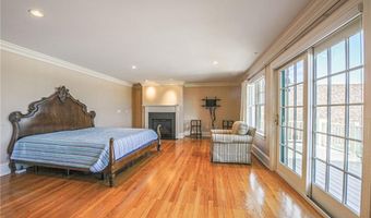 127 Cliff Dr, Narragansett, RI 02882