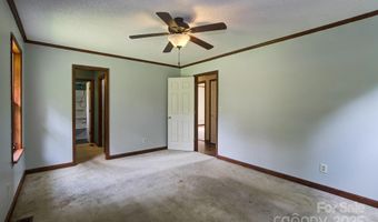 589 White Pines Cir, Camden, SC 29020