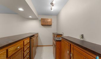 108 N Maple Ave, Brandon, SD 57005