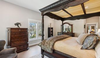239 Hunter Way, Falmouth, ME 04105