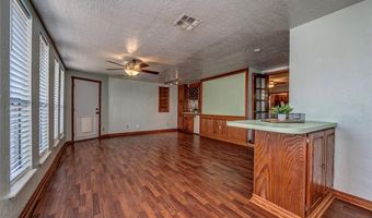 3208 California Ave, Chickasha, OK 73018