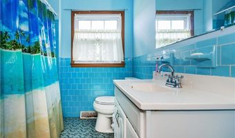 74 Brookhaven Dr, East Providence, RI 02914