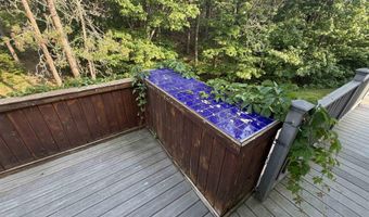 5912 5 Mile Pt Rd, Allouez, MI 49805