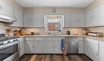 958 Cornell Dr, Alliance, OH 44601