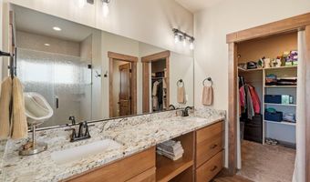 150 Links Dr, Blanchard, ID 83804