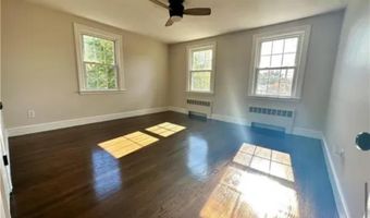 426 Metacom Ave 2, Bristol, RI 02809