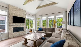 3078 N Spurway Dr, Ann Arbor, MI 48105