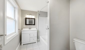 1185 Bay Rd, Amherst, MA 01002