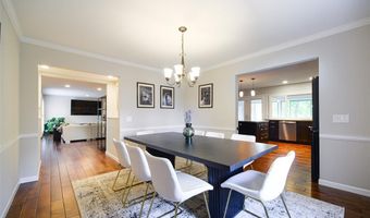 1012 Stuyvesant Ln, Ballwin, MO 63011