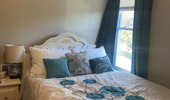 11 Stone St, Danbury, CT 06810