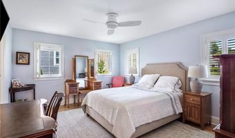 406 Corey Ln, Middletown, RI 02842